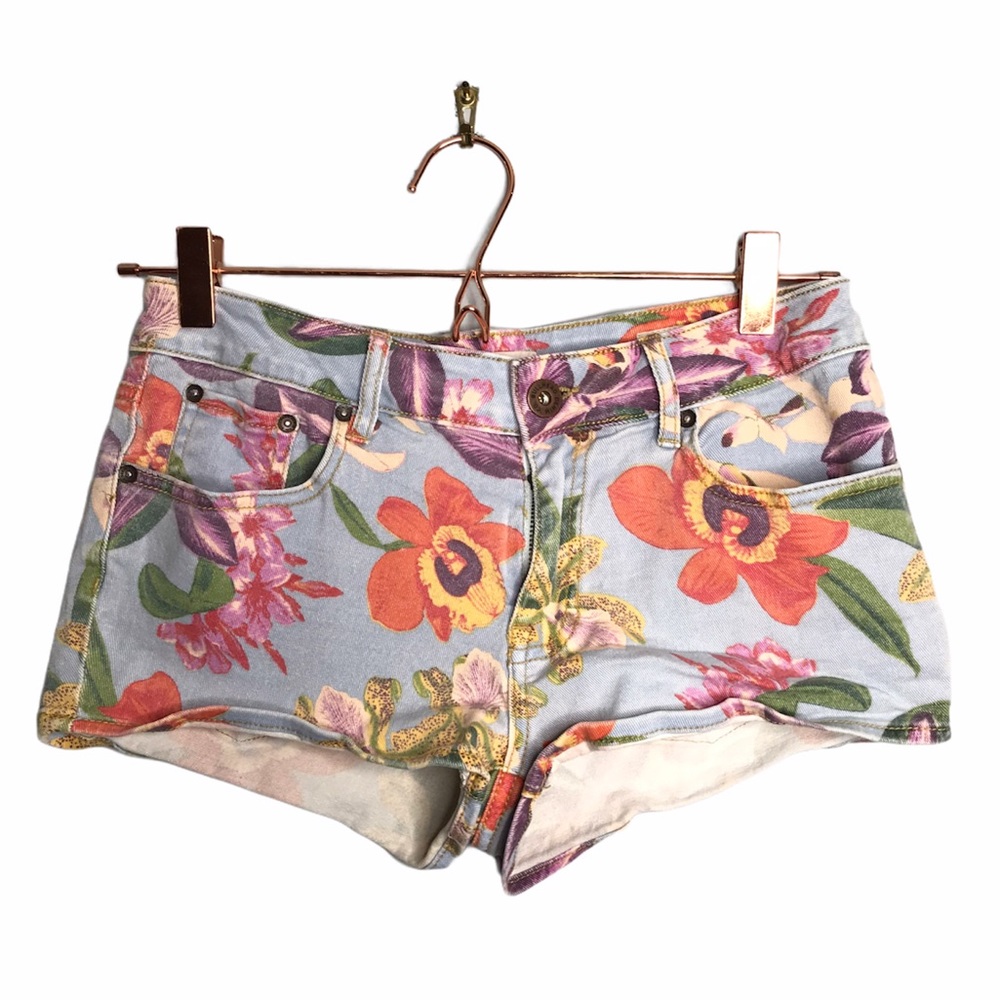 Bullhead | Fun Floral Low Rise Shortie Jean Shorts •
